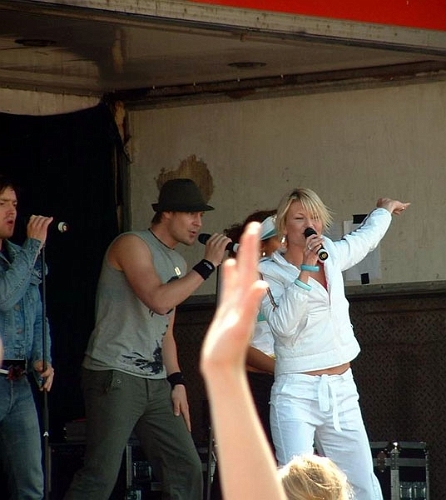 2003_0525ai_fame.jpg