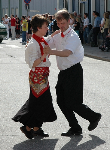 050618_228.jpg - Folkdans från sverige