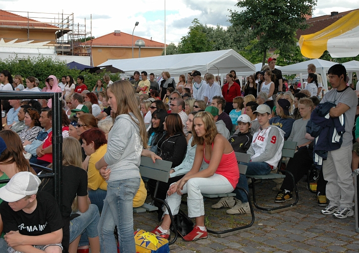 050618_003.jpg - Publik vid uppträdande av Arboga Latino Boys