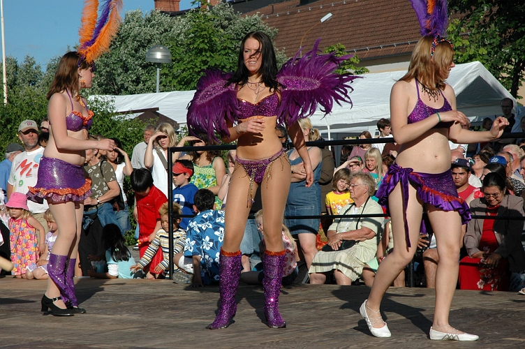 050618_019.jpg - Dansuppvisning av Nyköpings Sambagrupp