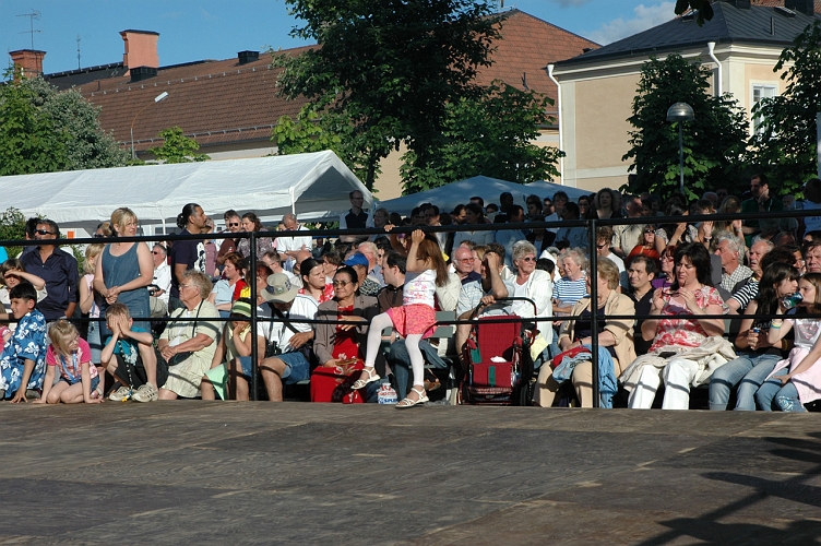 050618_021.jpg - Publik vid dansuppvisningen