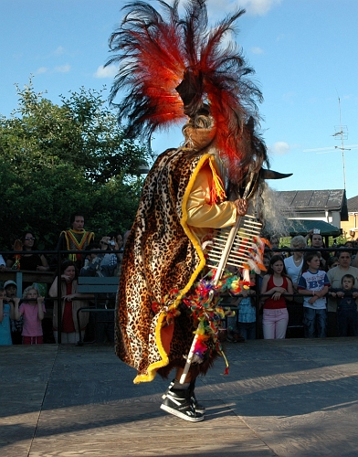 050618_041.jpg - Dansuppvisning av Bolivianska Föreningen i Eskilstuna