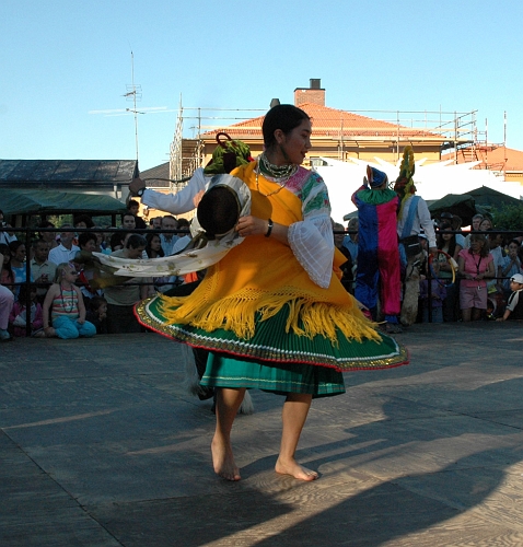 050618_068.jpg - Dansuppvisning av gruppen Ecos del Ecuador från Stockholm