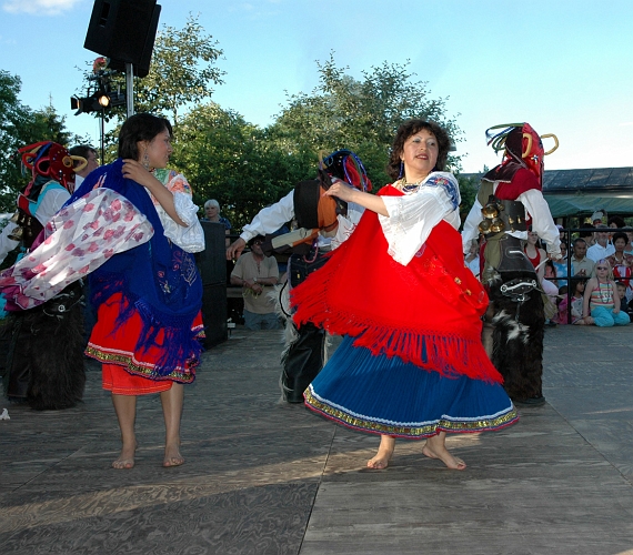 050618_069.jpg - Dansuppvisning av gruppen Ecos del Ecuador från Stockholm