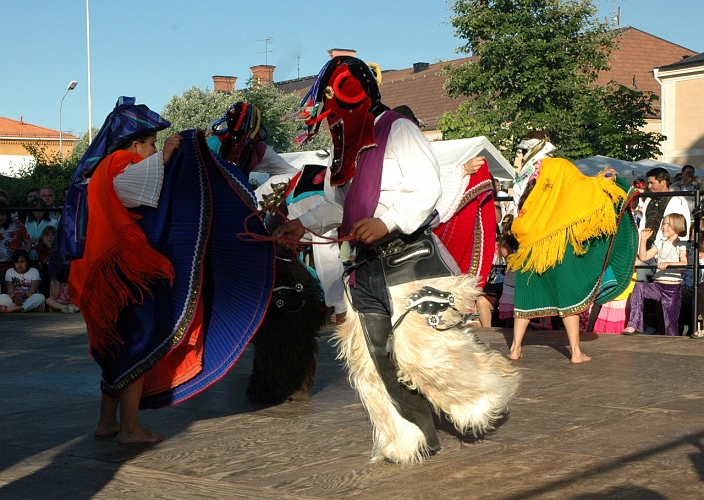 050618_071.jpg - Dansuppvisning av gruppen Ecos del Ecuador från Stockholm