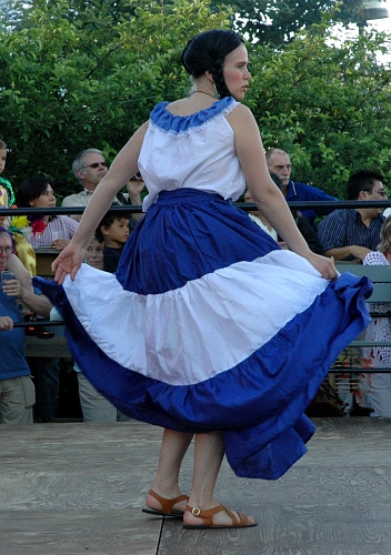 050618_093.jpg - Dansuppvisning av Salvadoransk Mytologi