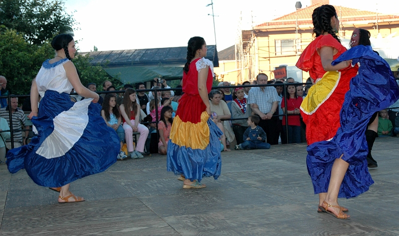 050618_095.jpg - Dansuppvisning av Salvadoransk Mytologi