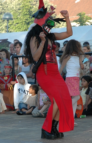 050618_096.jpg - Dansuppvisning av Salvadoransk Mytologi