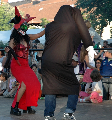 050618_097.jpg - Dansuppvisning av Salvadoransk Mytologi