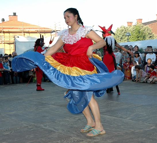 050618_098.jpg - Dansuppvisning av Salvadoransk Mytologi