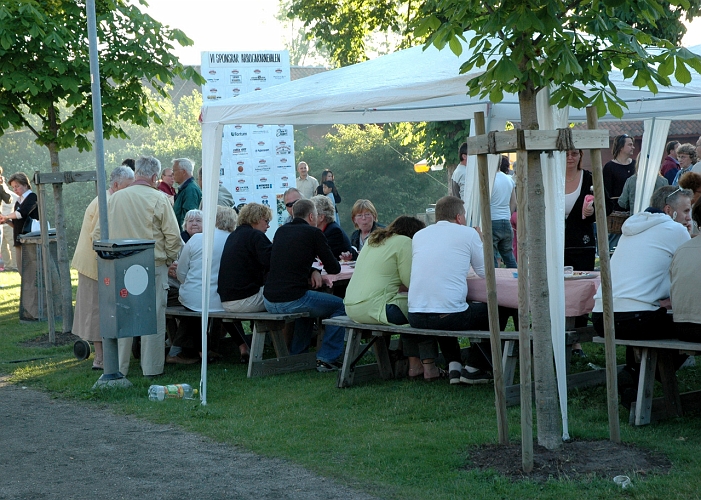 050618_113.jpg - Mattält i Ahlöfsparken