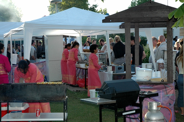 050618_114.jpg - Mattält i Ahlöfsparken