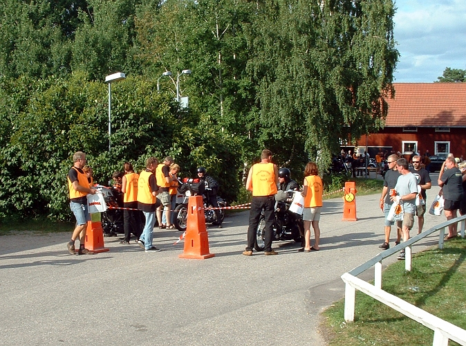 2003_0808_01.JPG - Ankomst till Herrfallet