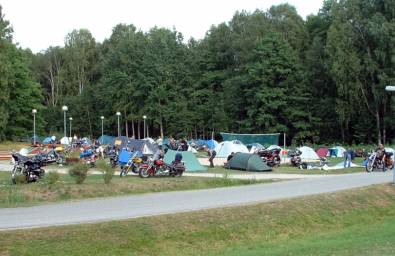 2003_0808_05.JPG - Campingområde