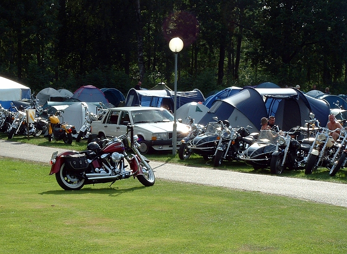 2003_0808_07.JPG - Campingområde