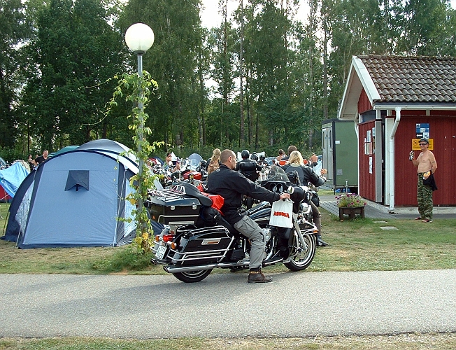 2003_0808_14.JPG - Campingområde