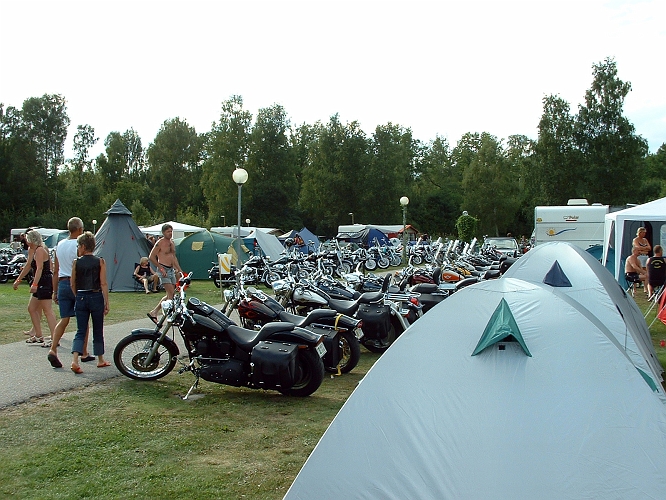 2003_0808_15.JPG - Campingområde