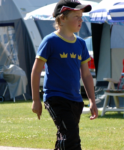 2005_0624_104717AA.JPG - Kanske en kommande "landslagsman" i Tre kronor eller ??