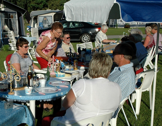 2005_0624_190401AA.JPG - Midsommarkväll på Herfallet