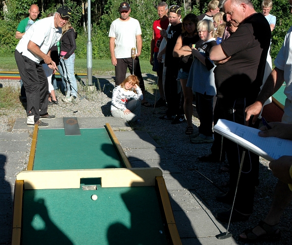 2005_0625_185528AA.JPG - Ännu ett för hårt slag, men ändå en slutgiltig andraplats i tävlingen