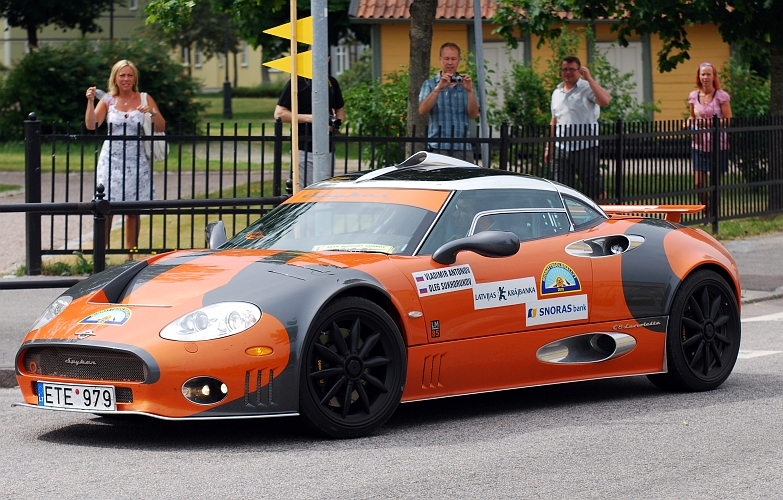 2010_0717_00-09.JPG - En Spyker utom tävlan