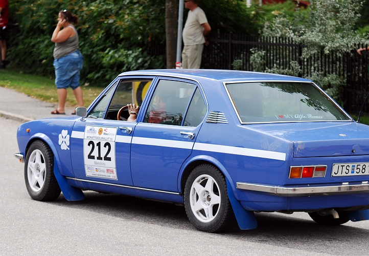 2010_0717_00-12.JPG - Nr.212 Claudio Menchini och Roland Nilsson Club Alfa Romeo, Arlfa Romeo Alfetta 1,8