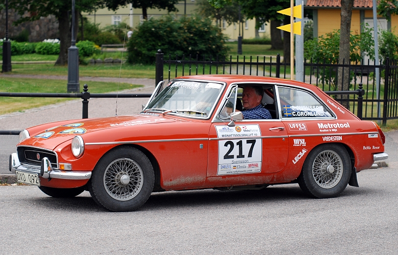 2010_0717_00-17.JPG - Nr.217 Stig Svensson och Connye Grönlund Skillingaryds MK, MG MGB GT