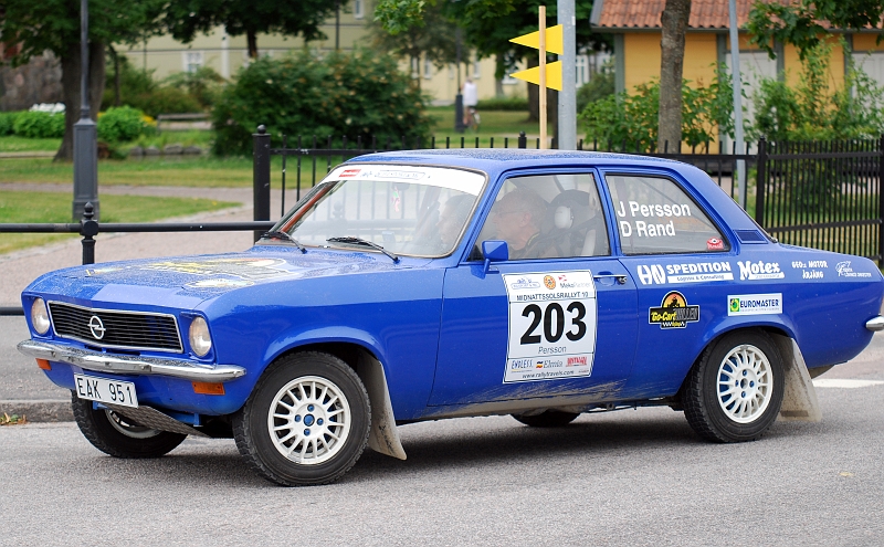 2010_0717_00-19.JPG - Nr.203 Jan Persson och Dennis Rand Årjängs MK, Opel Ascona