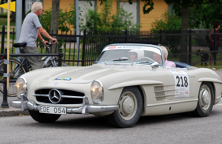 2010_0717_00-23.JPG - Nr.218 Lars-Erik Larsson och Marie Valentin KAK, Mercedes-Benz 300 SL