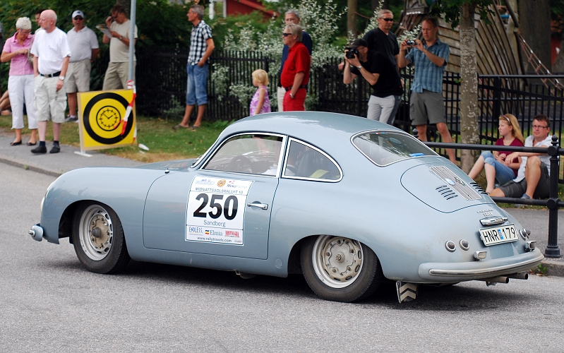 2010_0717_00-29.JPG - Nr.250 Mikael Sandberg och Lars Mothander KMF, Porsche 356