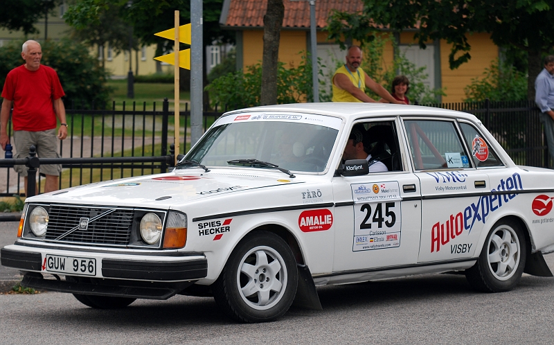2010_0717_00-33.JPG - Nr.245 Patrick Carlsson och Per-Jan R S Carlsson MK Gutarna, Volvo 242