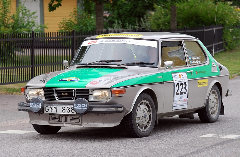 2010_0717_00-49.JPG - Nr.223 Stefan Helin och Hans Sylvan Tibro MK, SAAB 99 EMS. 3:a i Regularity Klass 2 - with trip