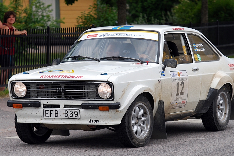 2010_0717_01-06.JPG - Nr.12 Staffan Bergdahl och Per-Erik Svensson Teknis MC, Ford Escort RS 1800. Total 3:a i Midnattssolsrallyt - Historic