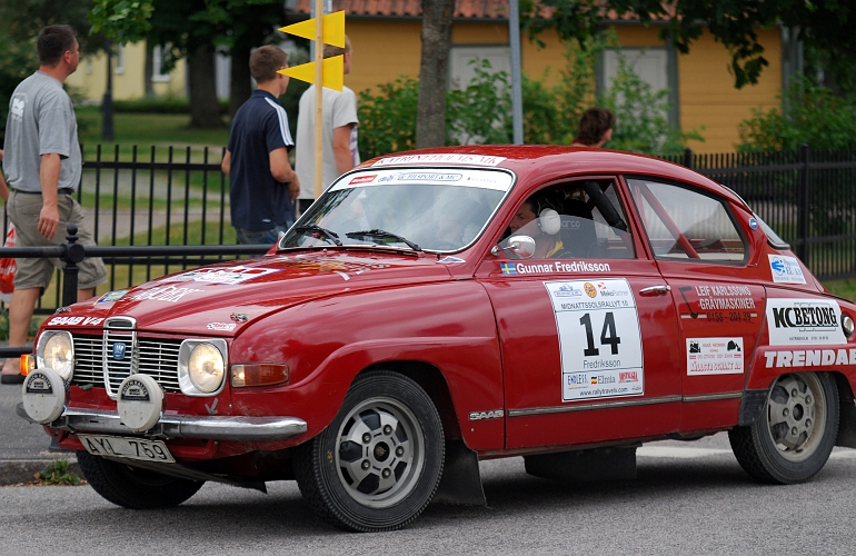 2010_0717_01-24.JPG - Nr.14 Gunnar Fredriksson och Viktor Fredriksson Katrineholms MK, SAAB 96 V4