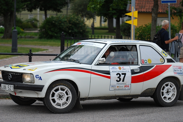 2010_0717_01-25.JPG - Nr.37 Mats Thorszelius och Peter Johansson Uppsala MK, Opel Ascona B