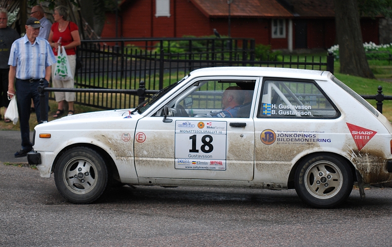 2010_0717_01-28.JPG - Nr.18 Hans Gustavsson och Björn Gustavsson Gränna MK, Toyota Starlet