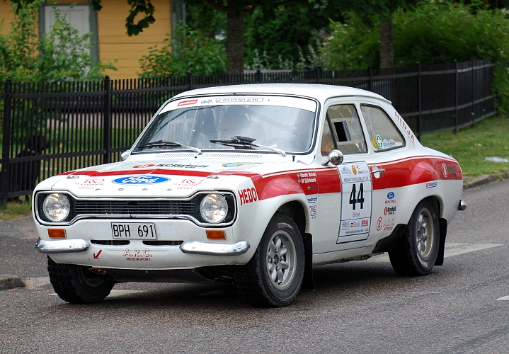 2010_0717_01-30.JPG - Nr.44 Henrik Boivie och Micael Björklund Almunge MK, Ford Escort RS 2000