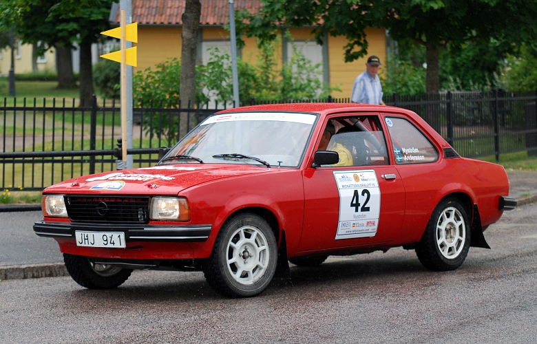 2010_0717_01-54.JPG - Nr.42 Lars Nyström och Torsten Andersson MK Rimo, Opel Ascona B