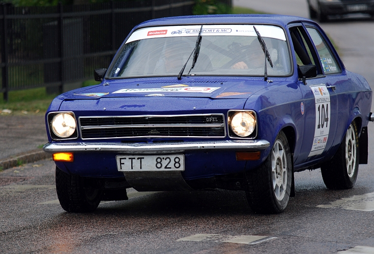 2010_0717_01-55.JPG - Nr.104 Fredric Nordh och Lars Petterson Ydre MK, Opel Ascona A