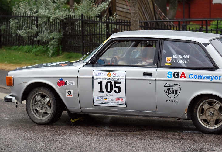 2010_0717_01-60.JPG - Nr.105 Matti Tarkki och Daniel Gadell Kinds MK, Volvo 142