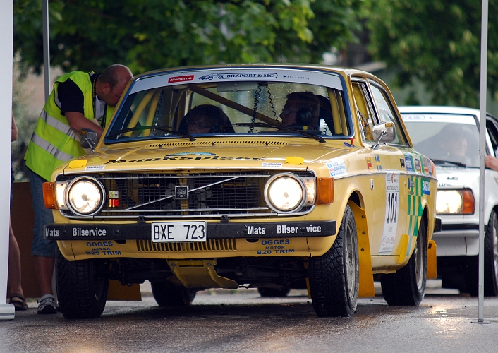 2010_0717_01-67.JPG - Nr.101 Stefan Nilsson och Ann-Louise Forslund MSK Hammaren, Volvo 142