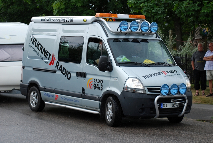 2010_0717_02-01.JPG - Trucknet Radio sände live på 94.3 Kumla och på webradio under MSR 2010. De  länkade även till lokala stationer efter banan.