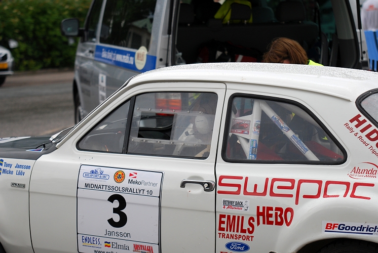 2010_0717_03-01.JPG - Omstart för nr.3 Tony Jansson Almumge MK, Ford Escort RS 2000