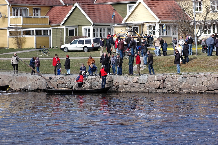 2005_0416_08.jpg - Försäljning av färsk nors