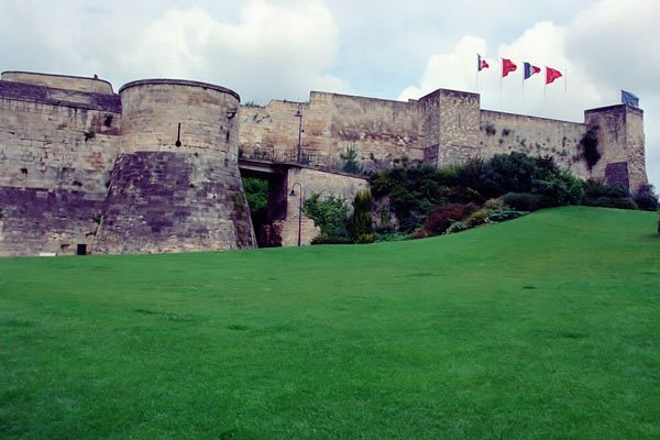 Caen 10