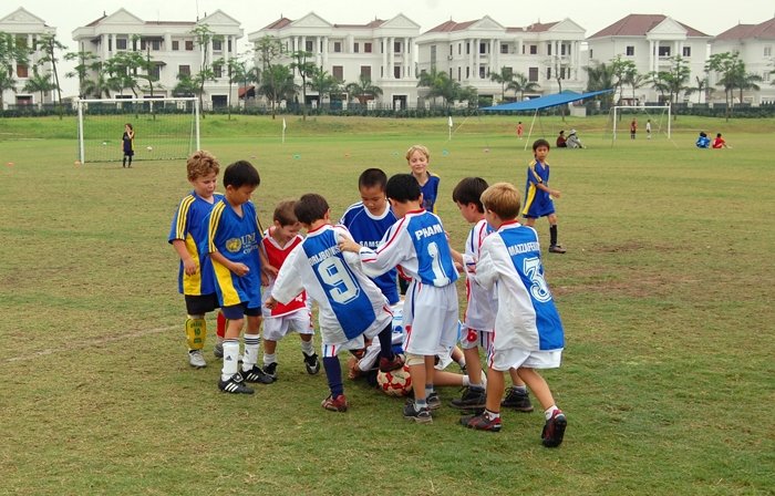 Fotboll-UNIS-Hanoi-006