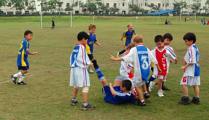 Fotboll-UNIS-Hanoi-007