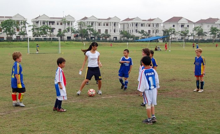 Fotboll-UNIS-Hanoi-012