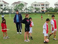 Fotboll-UNIS-Hanoi-004