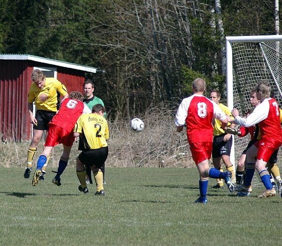 2007_0415_05.JPG - Ett av få anfall från Himmetas sida